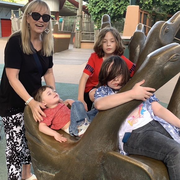 Meet your Posher, Connie - Picture 4 of 16